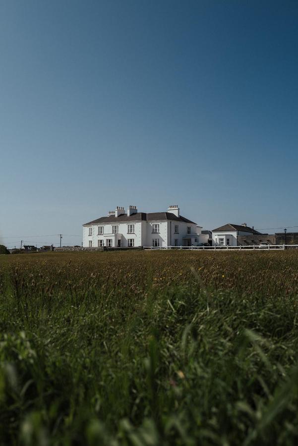 Armada House Hotel Spanish Point Eksteriør billede